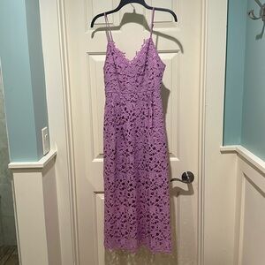 ASTR the label v-neck lace Lilac midi dress Size: M